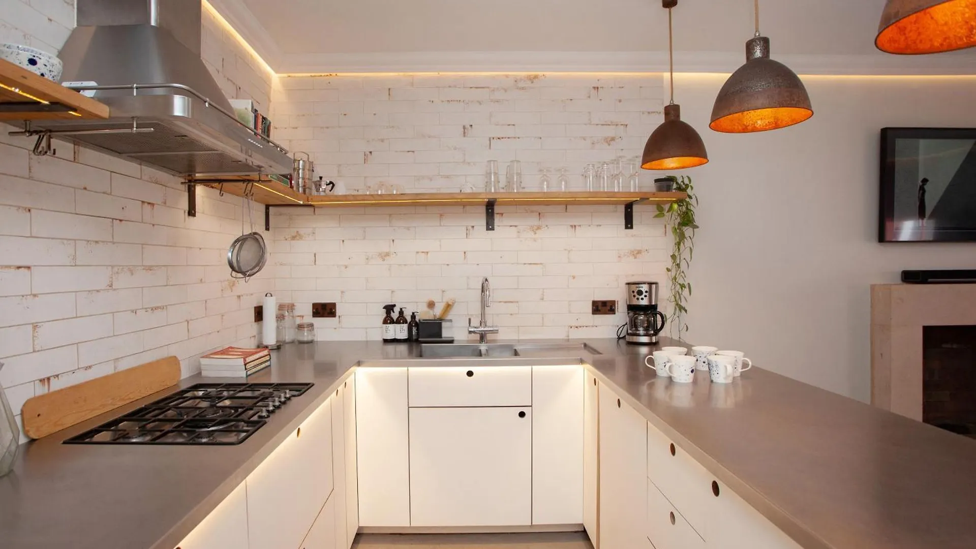 Higgihaus Apt 1 #36-37 Royal York Crescent Bristol 0*,