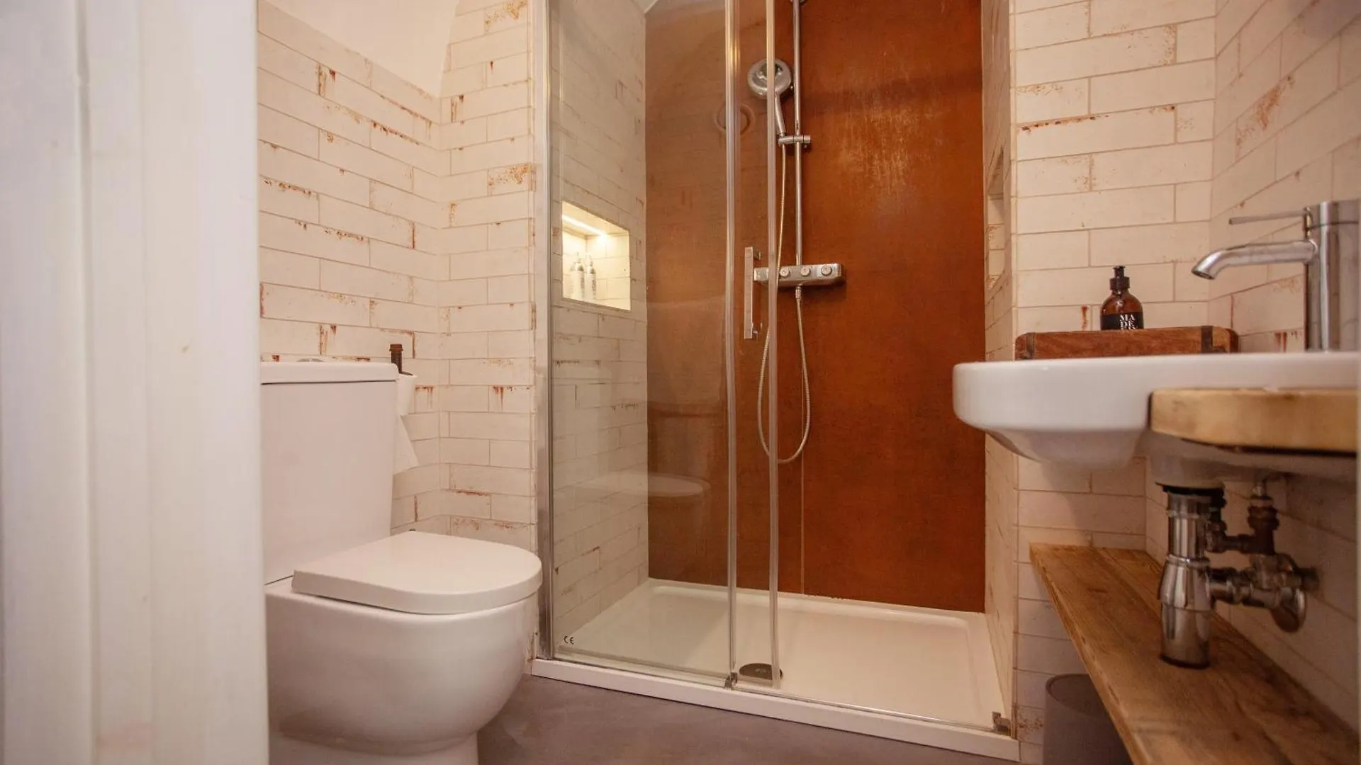 Higgihaus Apt 1 #36-37 Royal York Crescent Bristol