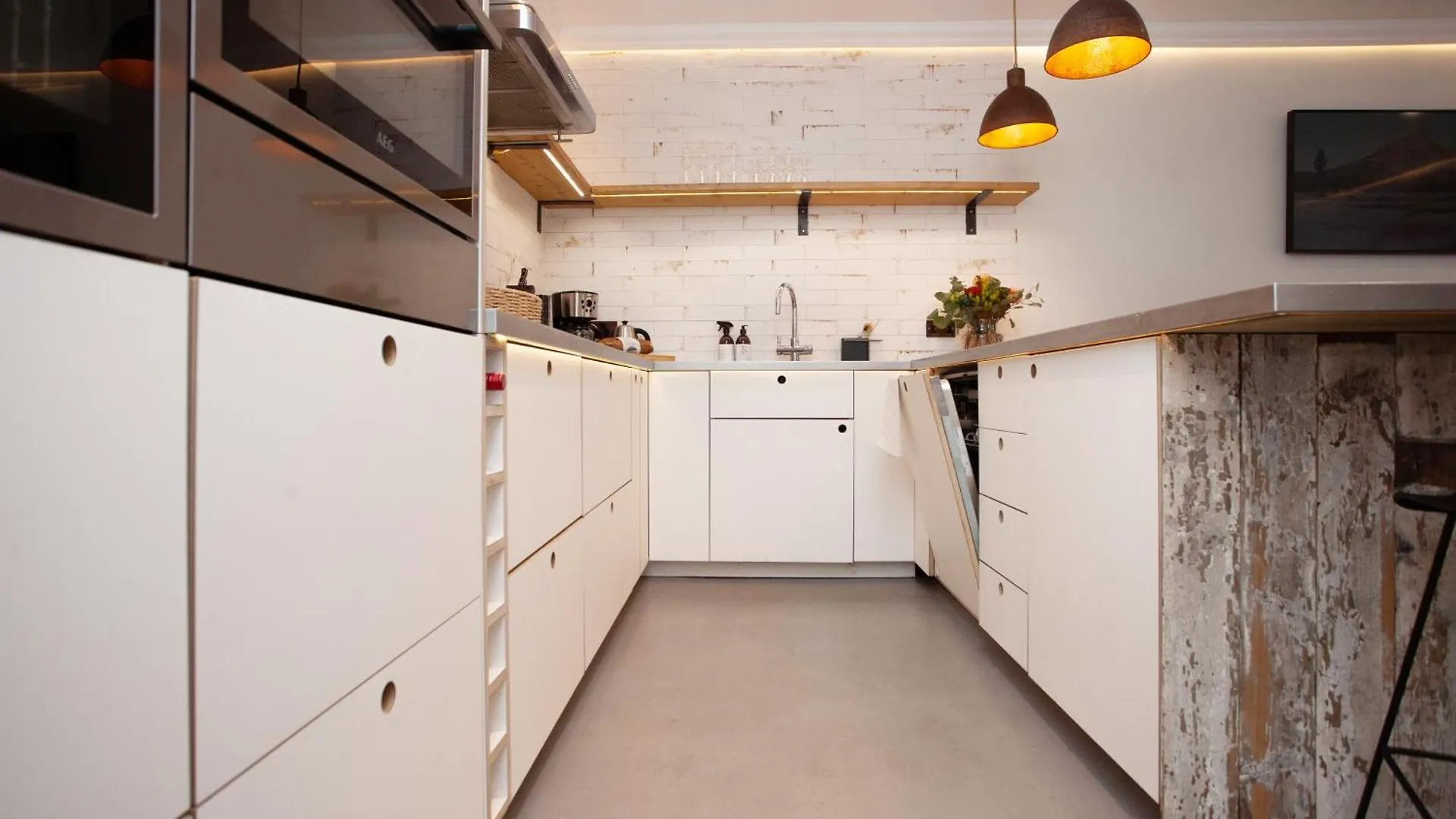 Higgihaus Apt 1 #36-37 Royal York Crescent Bristol Apartment